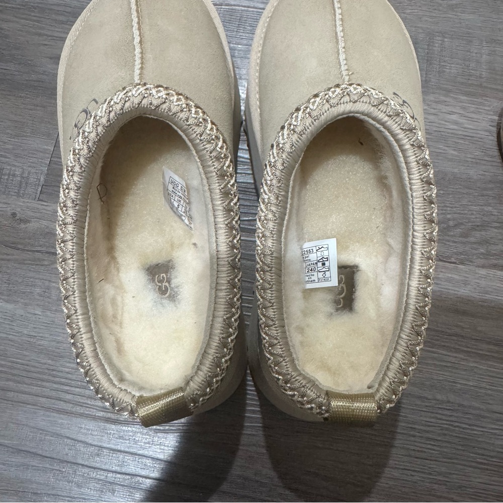UGG Tazman Platform Slip On Mule Slippers in Mustard Seed - Picture 9 of 14